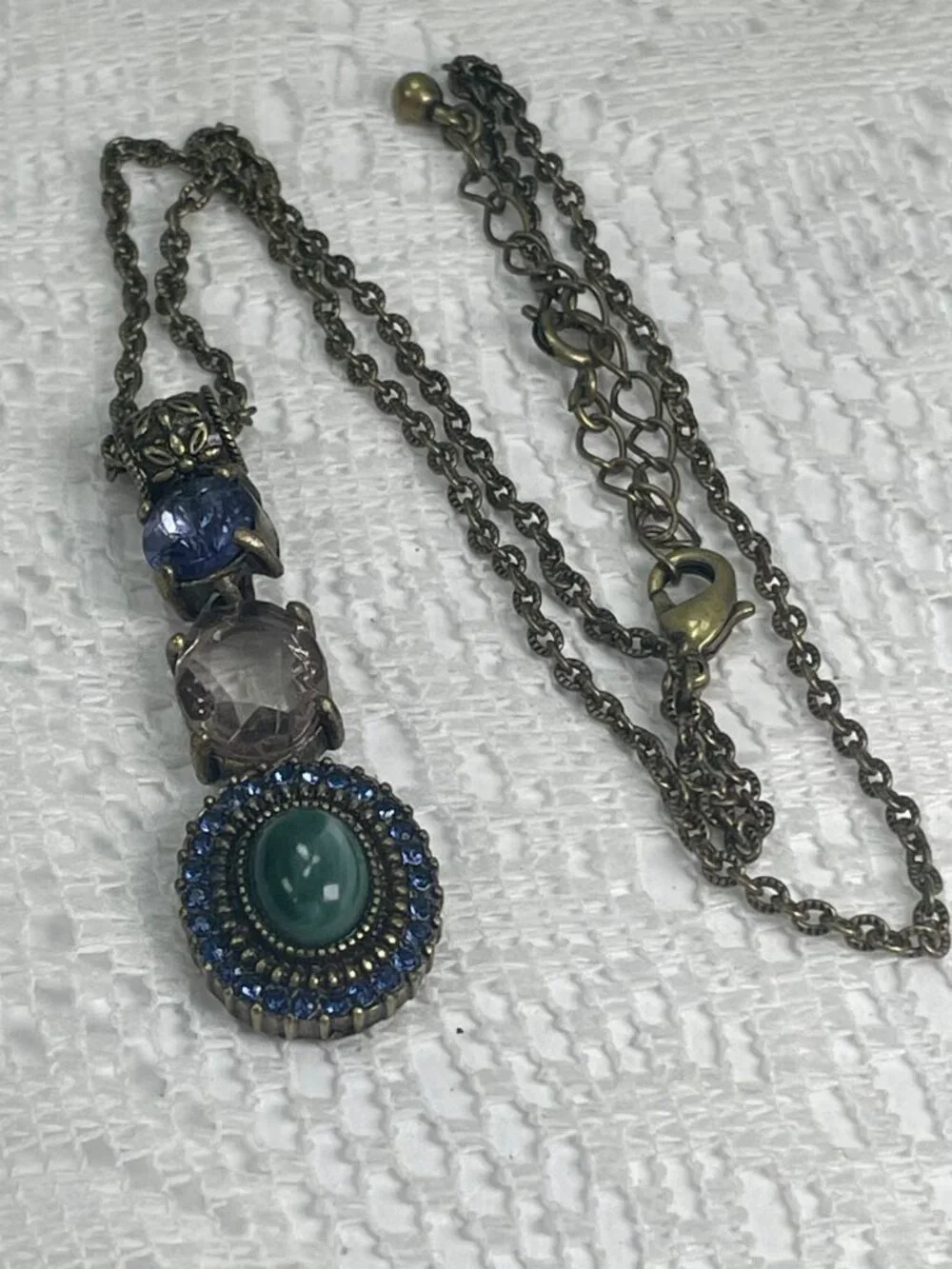 Avon adjustable chain